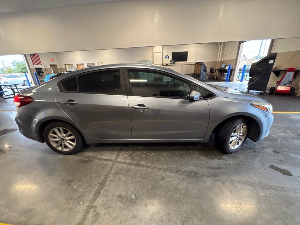Used 2017 Kia Forte S FWD image 12