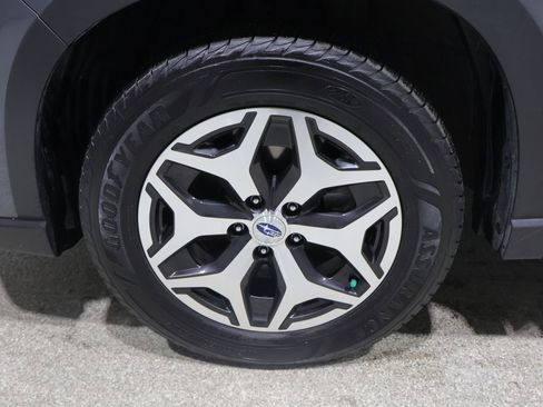 Used 2022 Subaru Forester Premium image 8