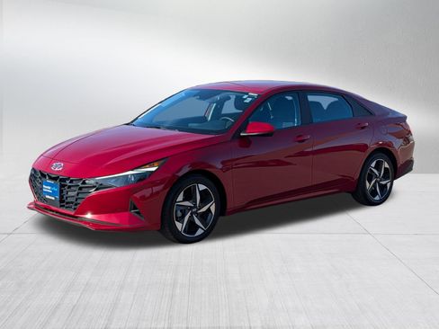 Certified 2023 Hyundai Elantra SEL w/ Convenience Package FWD image 3