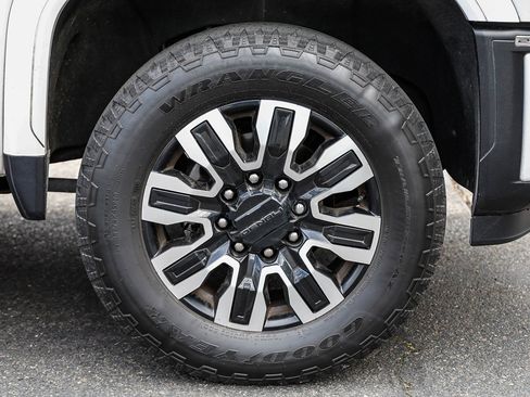 Used 2024 GMC Sierra 2500 Denali Ultimate w/ Max Trailering Package image 9