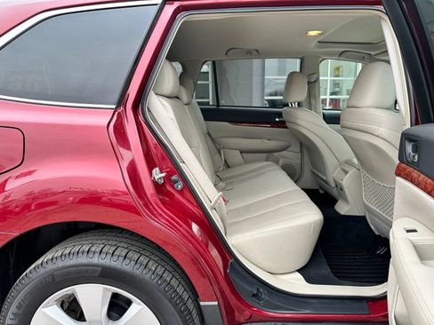 Used 2011 Subaru Outback 2.5i Limited image 15