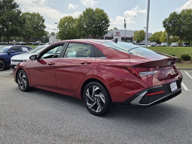 Used 2025 Hyundai Elantra SEL FWD image 6