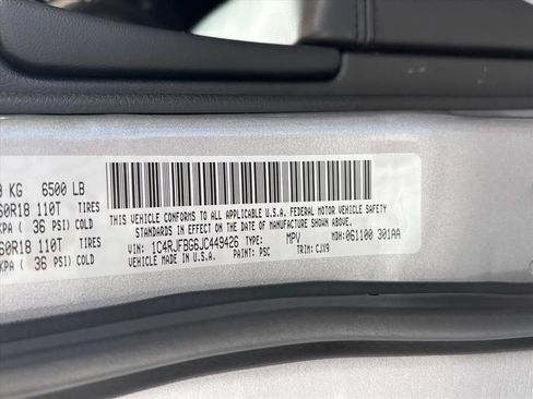 Used 2018 Jeep Grand Cherokee Limited AWD/4WD image 30