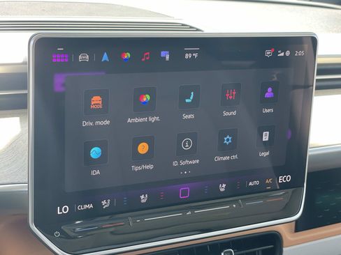 Certified 2025 Volkswagen ID. Buzz 1st Edition RWD image 15