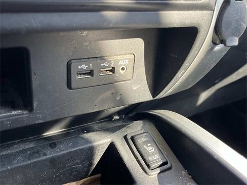 Used 2019 Nissan Titan SV w/ SV Convenience Package image 29