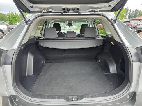 Used 2021 Toyota RAV4 XLE AWD/4WD image 26