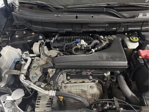 Used 2020 Nissan Rogue SV w/ Premium Package image 32