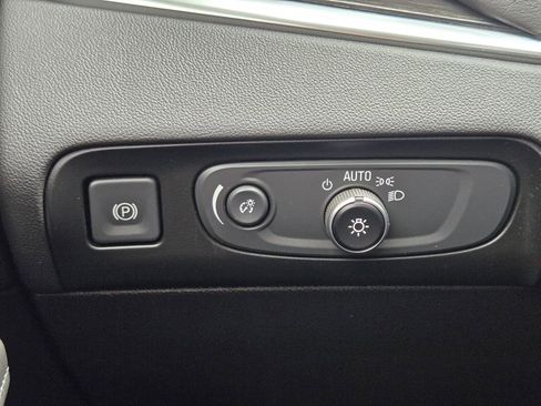 Used 2021 Buick Enclave Avenir w/ Avenir Technology Package image 21