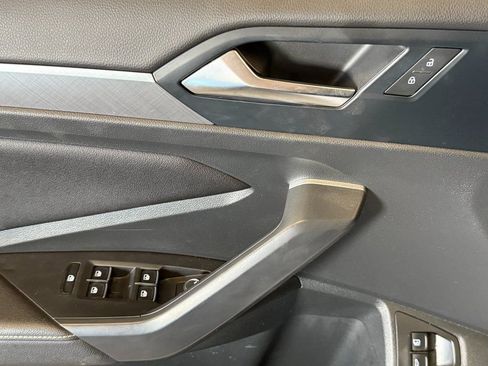 Used 2024 Volkswagen Jetta SE image 18