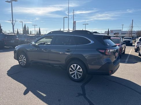 Used 2025 Subaru Outback Premium image 6