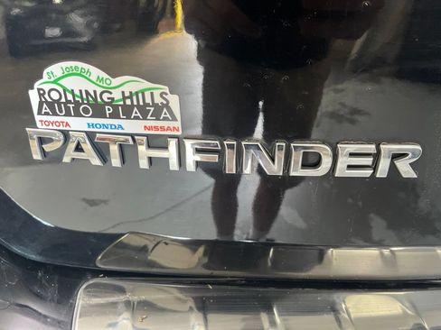 Used 2015 Nissan Pathfinder Platinum FWD image 46