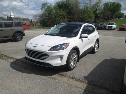 Used 2021 Ford Escape Titanium w/ Titanium Elite Package AWD/4WD image 3