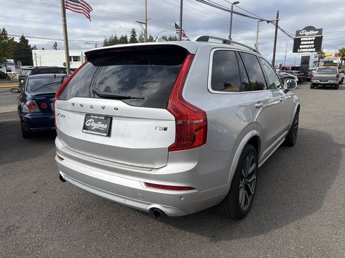Used 2018 Volvo XC90 T5 Momentum w/ Convenience Package AWD/4WD image 3