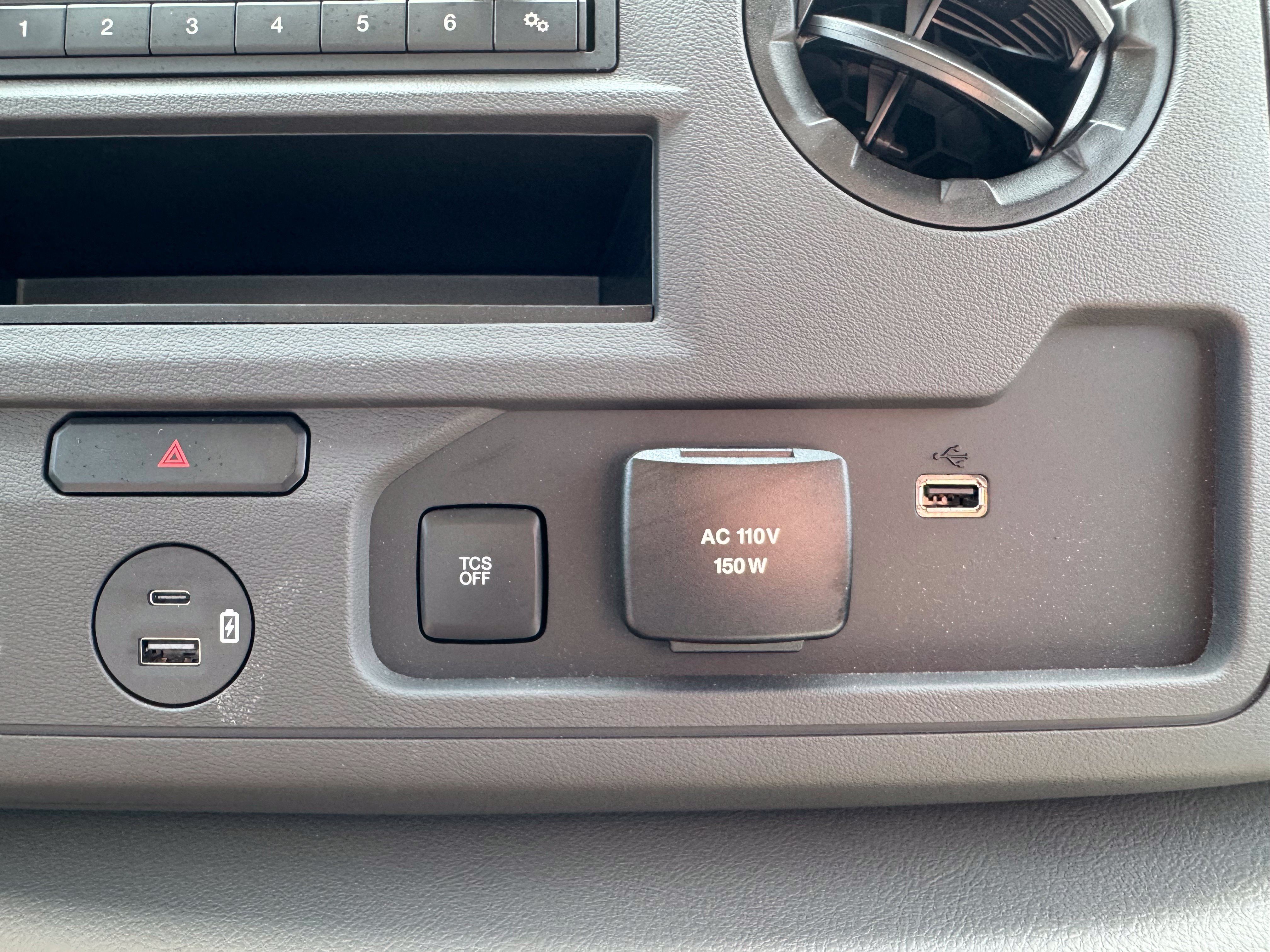 Used 2023 Ford E-450 and Econoline 450 Super Duty w/ Power Windows & Locks Group RWD image 46