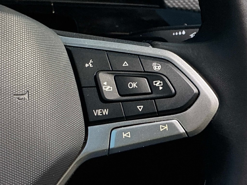 Used 2024 Volkswagen Atlas Cross Sport SEL R-Line AWD/4WD image 29