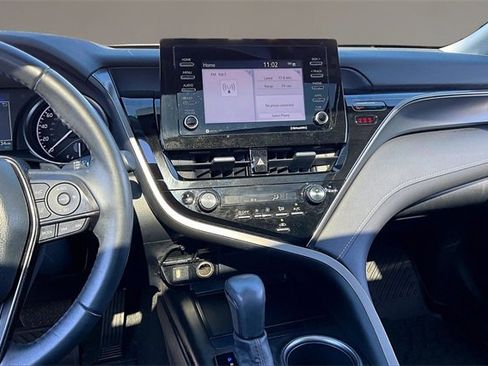 Used 2023 Toyota Camry SE image 9