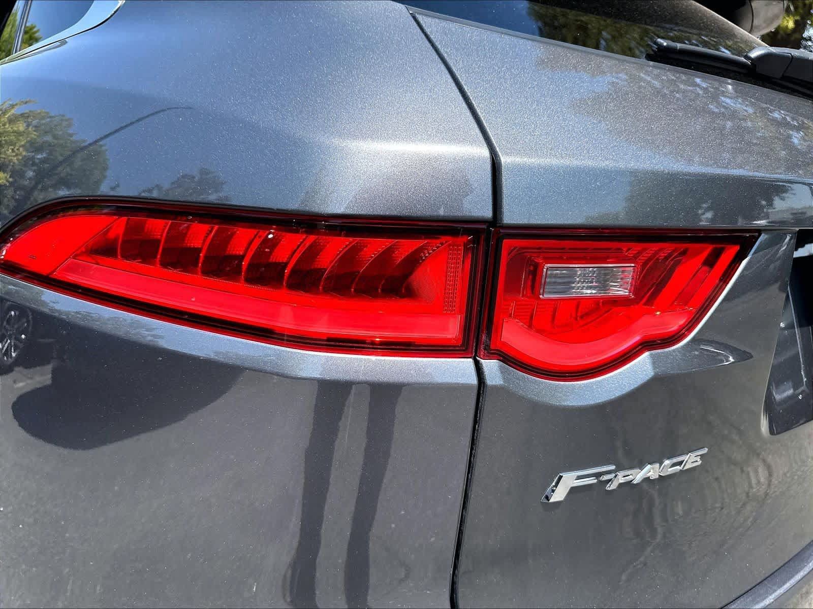 Used 2019 Jaguar F-PACE Premium AWD/4WD image 32