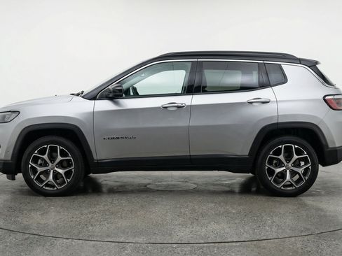Used 2025 Jeep Compass Limited AWD/4WD image 5
