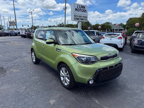 Used 2016 Kia Soul + FWD image 2