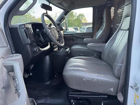 Used 2019 Chevrolet Express 2500 w/ Driver Convenience Package RWD image 16