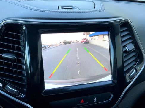 Used 2022 Jeep Cherokee Limited w/ Mopar Interior Package image 29