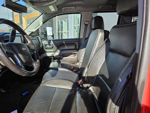 Used 2018 Chevrolet Silverado 2500 LT w/ LT Convenience Package image 18