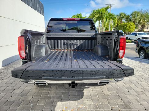 New 2026 GMC Sierra 1500 SLE image 10