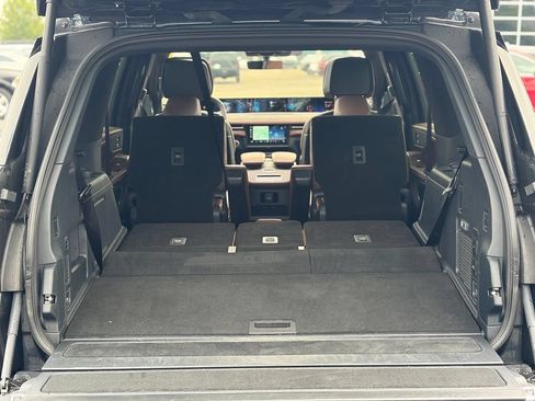 Used 2025 Lincoln Navigator Reserve AWD/4WD image 12