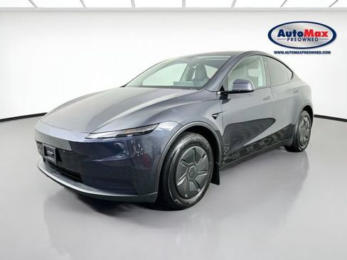 Used 2026 Tesla Model Y AWD image 4