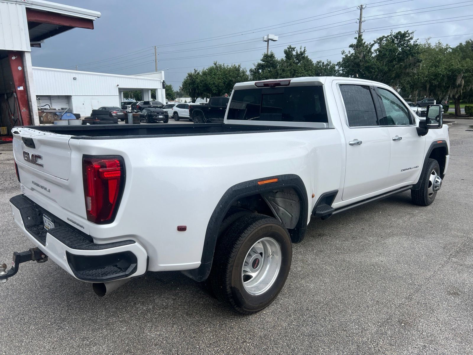 Used 2023 GMC Sierra 3500 Denali w/ Denali Ultimate Package AWD/4WD image 4