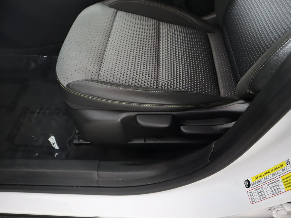 Used 2024 Chevrolet Trax LT w/ LT Convenience Package FWD image 29
