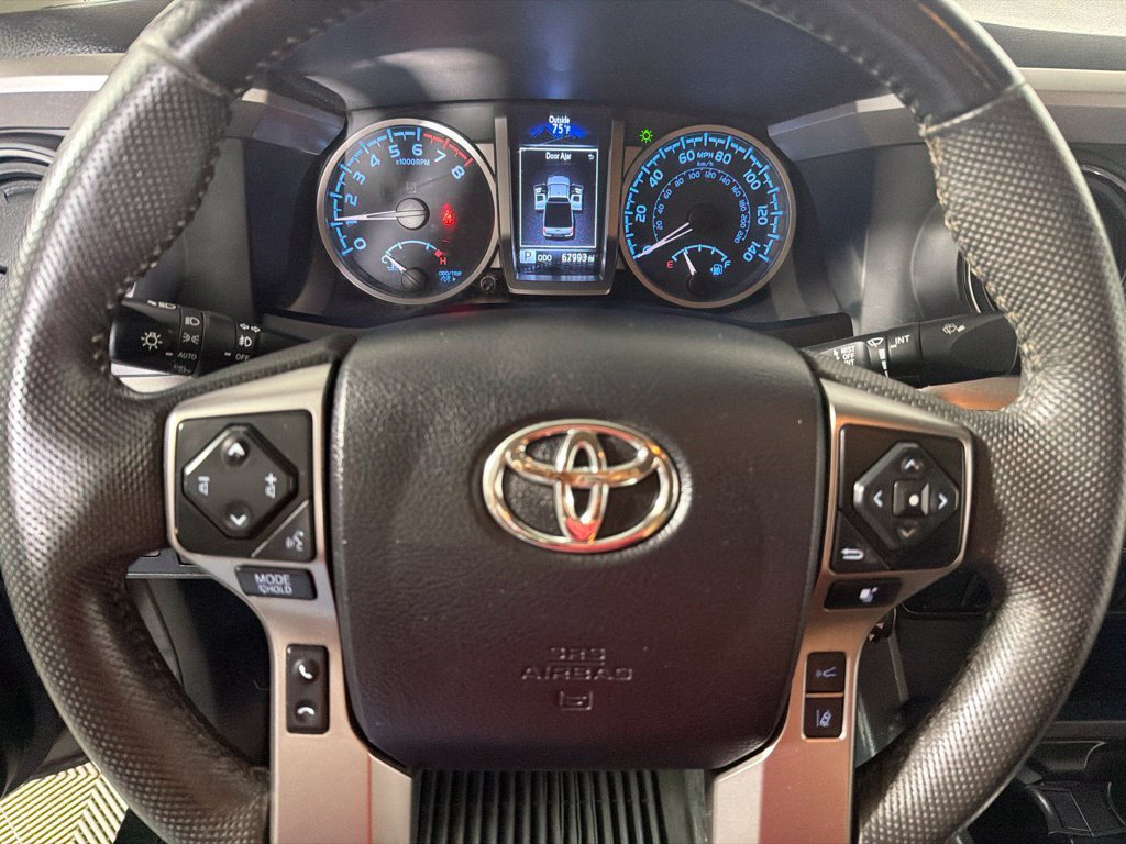 Used 2022 Toyota Tacoma SR5 AWD/4WD image 15