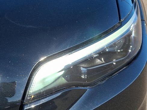 Used 2019 Jeep Cherokee Limited image 9