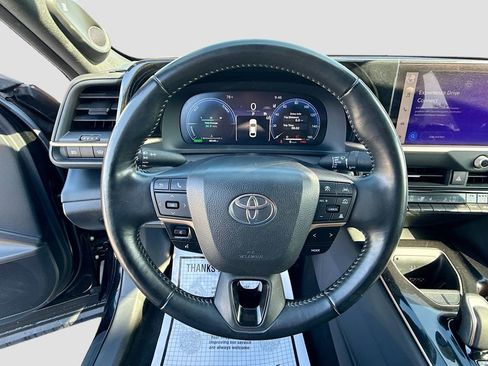 Used 2024 Toyota Crown Limited image 12