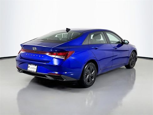 Used 2021 Hyundai Elantra SEL w/ Convenience Package image 5