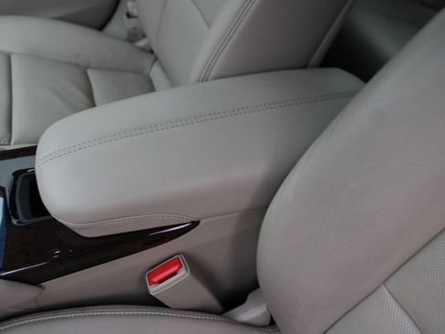 Used 2016 Cadillac XTS Luxury image 28