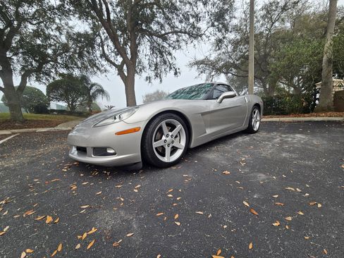 Used 2005 Chevrolet Corvette Coupe 2D w/ Preferred Equipment Group image 2