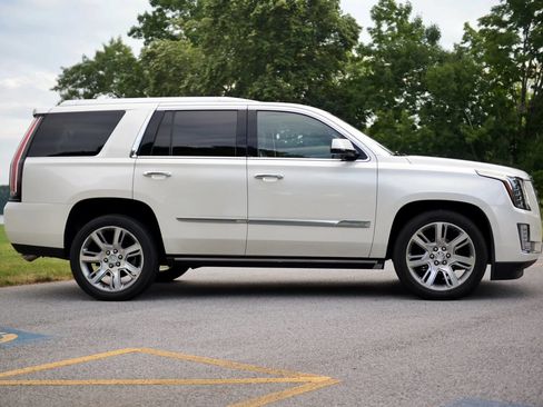 Used 2015 Cadillac Escalade Premium AWD/4WD image 5