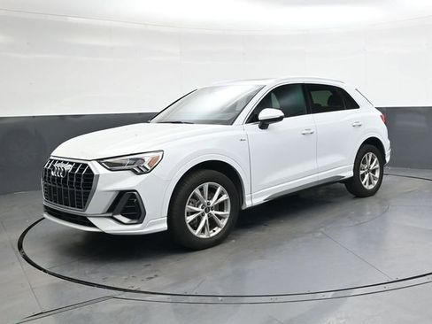 Used 2022 Audi Q3 2.0T Premium Plus w/ Premium Plus Package image 9