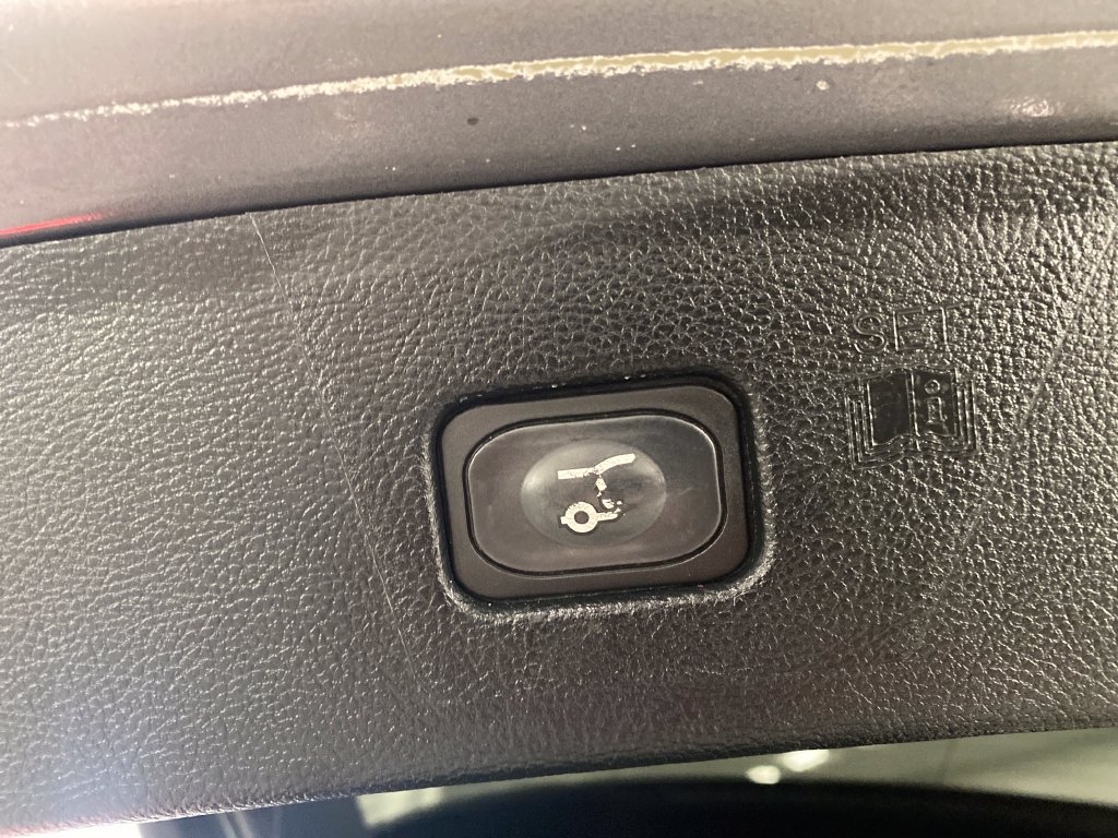 Used 2022 Ford Edge ST w/ Equipment Group 401A AWD/4WD image 9
