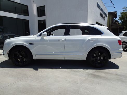 Used 2019 Bentley Bentayga AWD/4WD image 3
