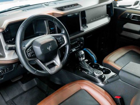 Used 2022 Ford Bronco Outer Banks w/ Sasquatch Package AWD/4WD image 2