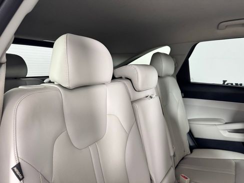 Used 2025 Kia Sorento S image 28