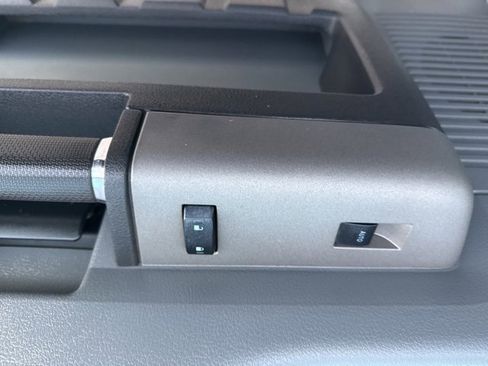 Used 2016 Ford F250 XLT w/ XLT Premium Package image 15