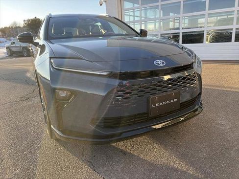 Certified 2025 Toyota Crown Signia w/ Advanced Technology Package AWD/4WD image 34