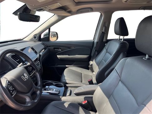 Used 2022 Honda Pilot Touring image 10
