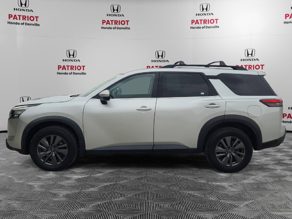 Used 2024 Nissan Pathfinder SV AWD/4WD image 2