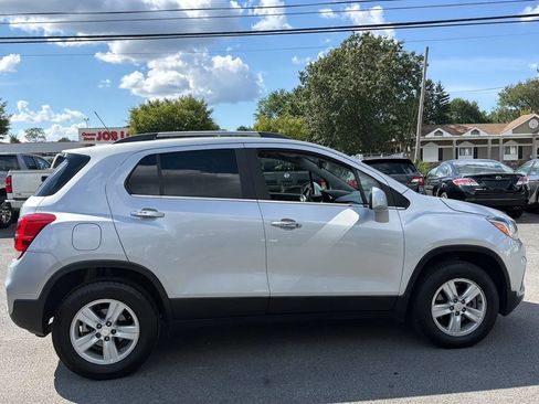 Used 2018 Chevrolet Trax LT w/ LT Convenience Package AWD/4WD image 8