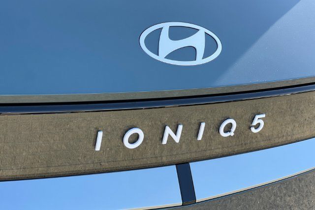 New 2027 Hyundai Ioniq 5 SEL AWD/4WD image 8