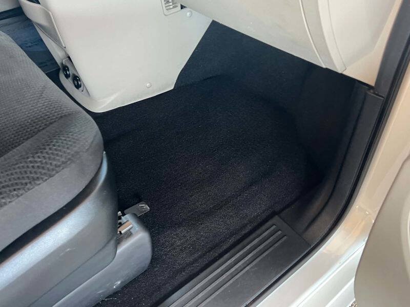 Used 2017 Dodge Grand Caravan SE w/ Power Window Group FWD image 27